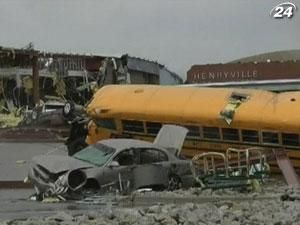 У США внаслідок торнадо загинули близько 30 людей У США внаслідок торнадо загинули близько 30 людей