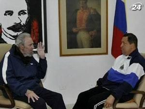 Фидель и Рауль Кастро навестили в больнице Уго Чавеса