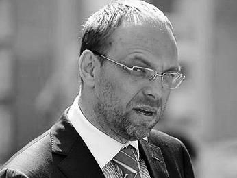 Власенко: Руководство колонии говорило Тимошенко ползти к Турчинову Власенко: Руководство колонии говорило Тимошенко ползти к Турчинову