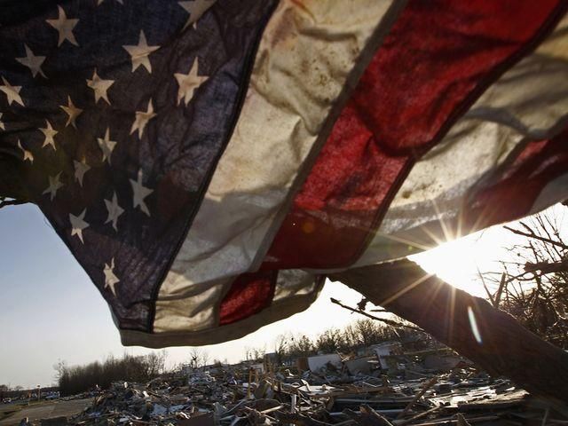 У США лютує торнадо: 34 людини загинуло У США лютує торнадо: 34 людини загинуло