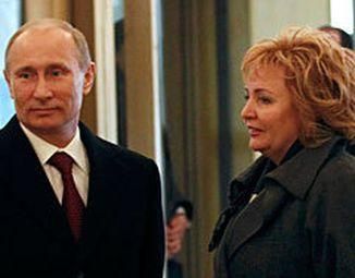Медвєдєв та Путін проголосували на виборах у Росії