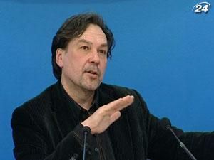 Андрухович: Двуязычие угрожает украинскому языку Андрухович: Двуязычие угрожает украинскому языку