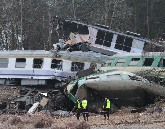 Железнодорожная катастрофа в Польше: Двух украинцев уже выписали из больницы Железнодорожная катастрофа в Польше: Двух украинцев уже выписали из больницы