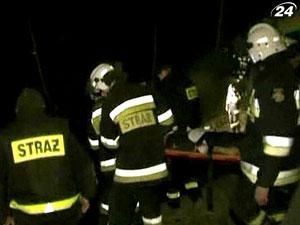Польща: рятувальники завершують операцію на місці аварії, з вагонів дістали усі тіла