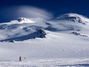 Українського туриста, який зник біля Ельбрусу, шукають досі Українського туриста, який зник біля Ельбрусу, шукають досі