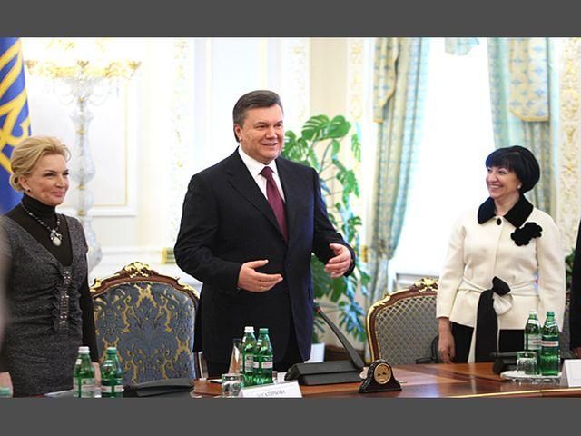 Янукович подякував "берегиням України"