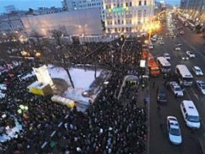 Москва: Полиция вновь задерживает оппозиционеров