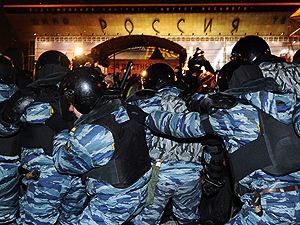 В Москве снова задерживают сторонников оппозиции