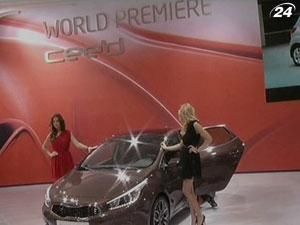 У Женеві тривають приготування до міжнародного автосалону У Женеві тривають приготування до міжнародного автосалону