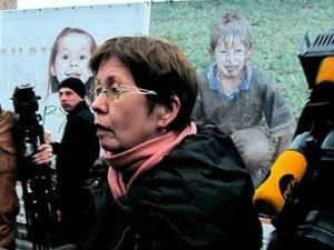 Московська поліція побила опозиціонерку Московська поліція побила опозиціонерку