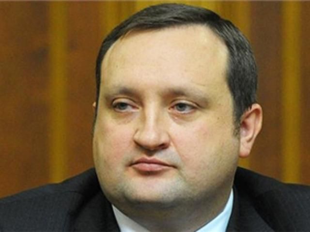 Арбузов: НБУ еще не включил рубль в резервы Арбузов: НБУ еще не включил рубль в резервы