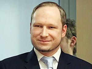 Андерса Брейвика официально обвинили в терроризме Андерса Брейвика официально обвинили в терроризме