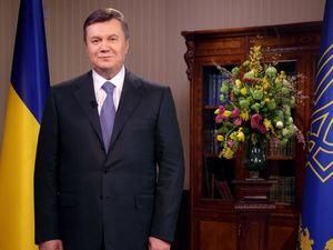 Янукович поздравил женщин с праздником