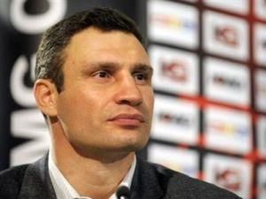 Кличко поздравил женщин в видеообращении, а Азаров подчеркнул место женщины в обществе Кличко поздравил женщин в видеообращении, а Азаров подчеркнул место женщины в обществе