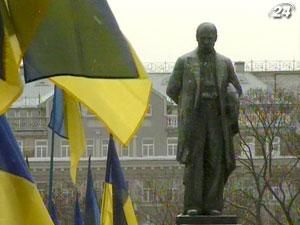 Сьогодні виповнюється 198 років із Дня народження Тараса Шевченка