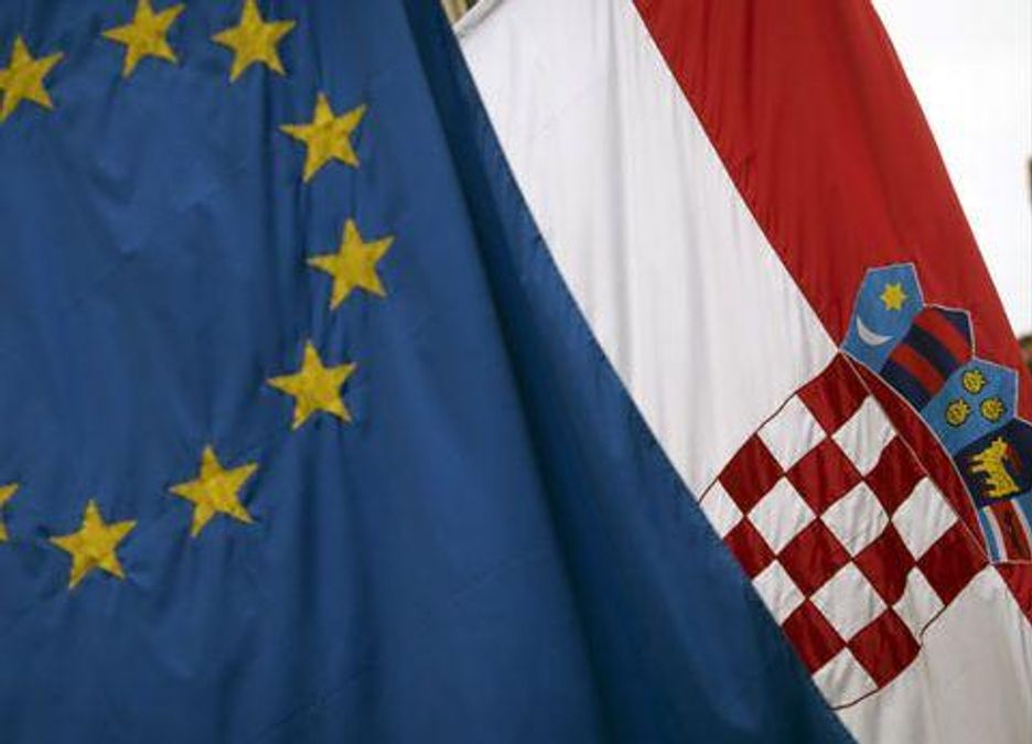 Парламент Хорватии проголосовал за вступление в ЕС Парламент Хорватии проголосовал за вступление в ЕС