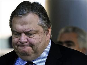 Греція: На главу Мінфіну напав пенсіонер Греція: На главу Мінфіну напав пенсіонер