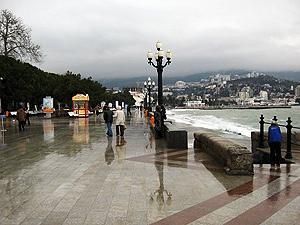 В Ялте вчера "минировали" набережную В Ялте вчера "минировали" набережную