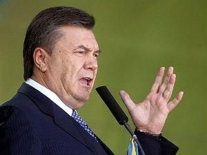 Янукович пояснює соціальні ініціативи стабільністю економіки
