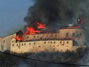 В Словакии сгорел средневековый замок В Словакии сгорел средневековый замок