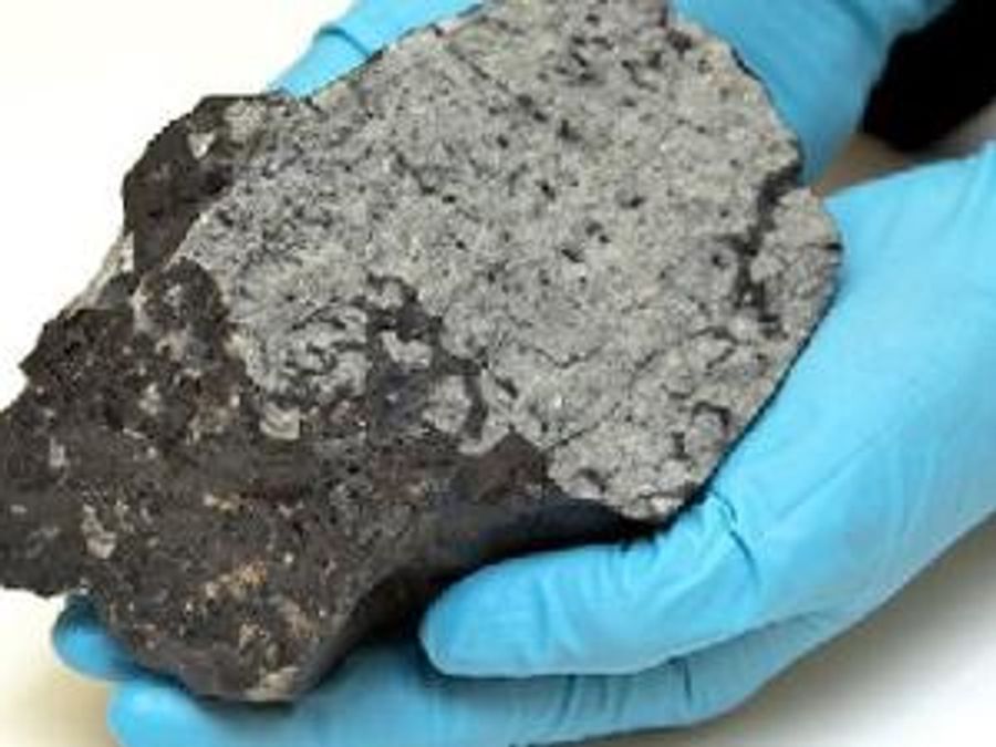 У Норвегії півкілограмовий метеорит врізався у будинок У Норвегії півкілограмовий метеорит врізався у будинок