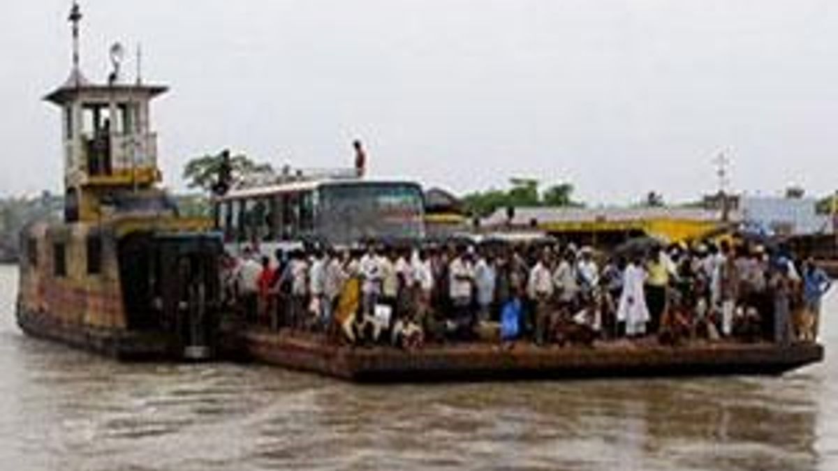 У Бангладеш затонув пором, на борту якого було близько 200 людей