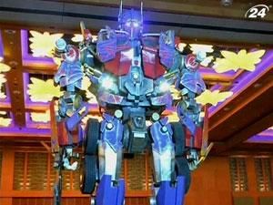 Сінгапур приймає виставку, присвячену Трансформерам Сінгапур приймає виставку, присвячену Трансформерам