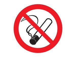 Депутаты хотят запретить курить в ресторанах и подъездах Депутаты хотят запретить курить в ресторанах и подъездах