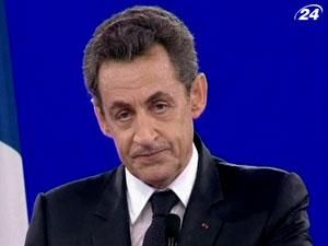 Соцопрос: Саркози популярнее чем Олланд