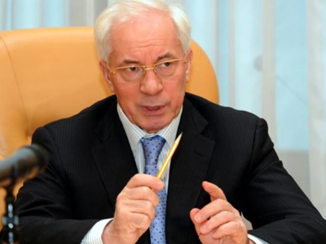 Азаров мріє про "клуб чесного бізнесу" Азаров мріє про "клуб чесного бізнесу"