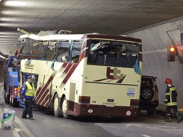 Аварія автобуса в Швейцарії стала трагедією для двох країн