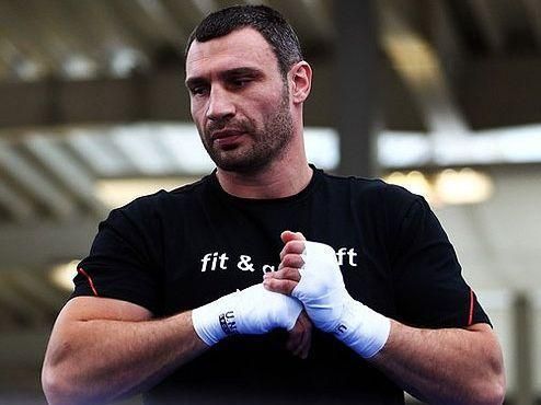 Кличко-старший плакав, коли дивився фільм про себе та брата Кличко-старший плакав, коли дивився фільм про себе та брата