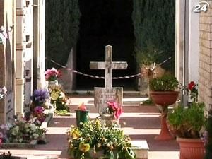 Мэр итальянского села запретил своим односельчанам умирать Мэр итальянского села запретил своим односельчанам умирать