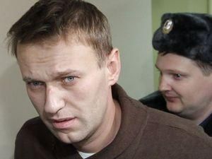 Навального оштрафовали на тысячу рублей, а суд над Лимоновым перенесли Навального оштрафовали на тысячу рублей, а суд над Лимоновым перенесли