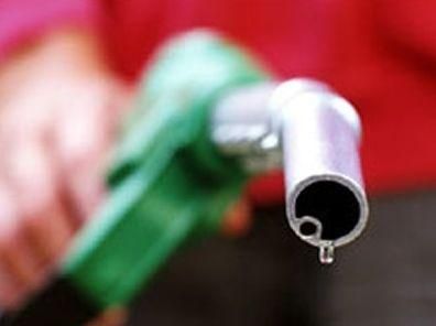 Азаров недоволен бензином на украинских АЗС Азаров недоволен бензином на украинских АЗС