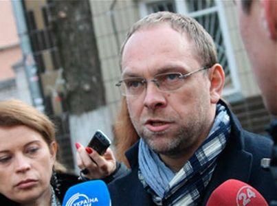 Власенко: Тимошенко не получает никакого лечения Власенко: Тимошенко не получает никакого лечения