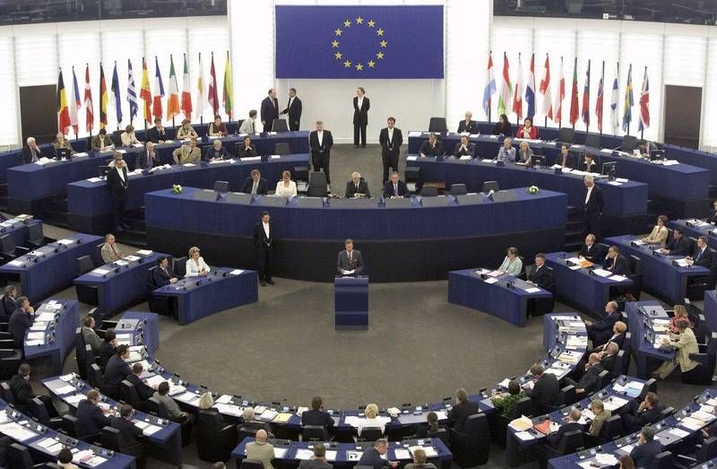 Европарламент призвал Путина к диалогу с оппозицией