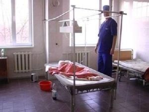 Девушке из Николаева лучше, но она остается на аппарате искусственного дыхания