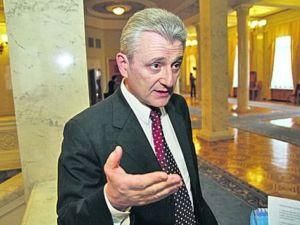 Регіонал сказав, що галичани повинні "знати своє місце" і Бандера не буде героєм Регіонал сказав, що галичани повинні "знати своє місце" і Бандера не буде героєм