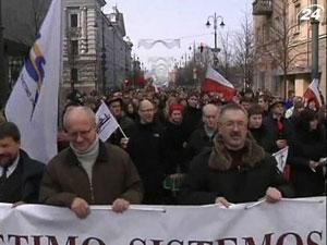Поляки вийшли на вулиці Вільнюса захищати свої права Поляки вийшли на вулиці Вільнюса захищати свої права