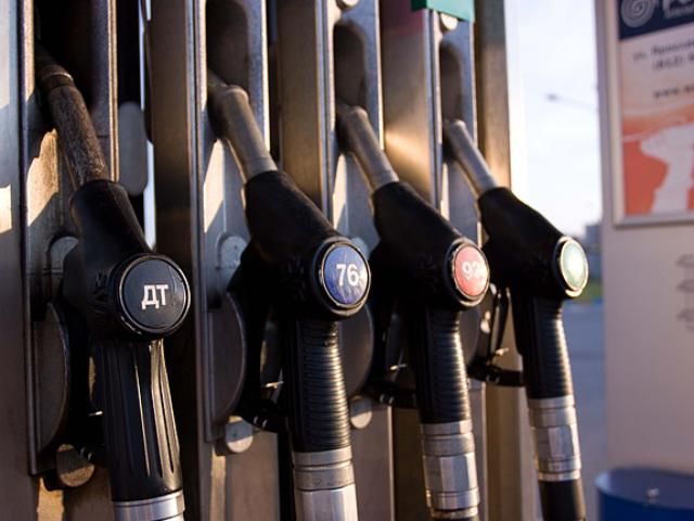 На Лисичанському НПЗ попередили про зростання імпорту і цін на пальне На Лисичанському НПЗ попередили про зростання імпорту і цін на пальне