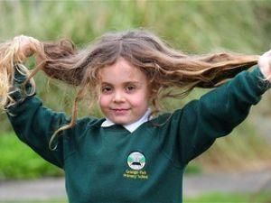 В Британии мальчика впервые постригли в пять лет В Британии мальчика впервые постригли в пять лет