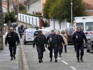 Скутерист-убийца в Тулузе стрелял во всех, кого видел Скутерист-убийца в Тулузе стрелял во всех, кого видел