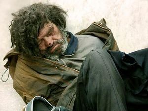 В Санкт-Петербурге бомжи помогут дворникам убирать В Санкт-Петербурге бомжи помогут дворникам убирать