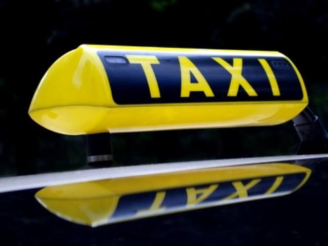 Колесніков хоче встановити лічильники у кожному таксі