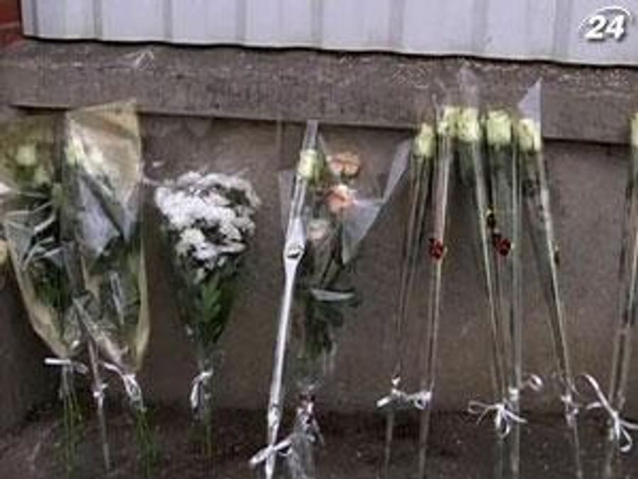 Всі школи Франції згадали загиблих в Тулузі хвилиною мовчання Всі школи Франції згадали загиблих в Тулузі хвилиною мовчання