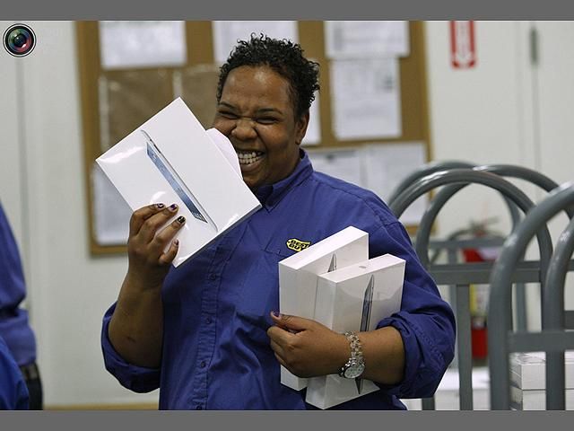Apple продала 3 миллиона iPad Apple продала 3 миллиона iPad