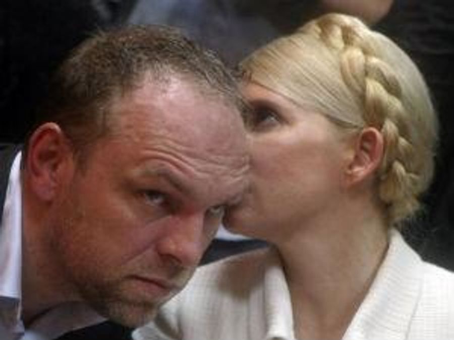 Власенко: Тимошенко пропонують лікування в камері тюрми Власенко: Тимошенко пропонують лікування в камері тюрми