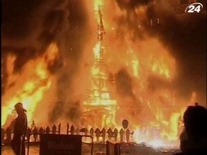 На фестиваль вогню у Валенсії прибули тисячі туристів На фестиваль вогню у Валенсії прибули тисячі туристів