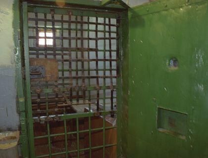 У Росії в тюремній камері повісився українець